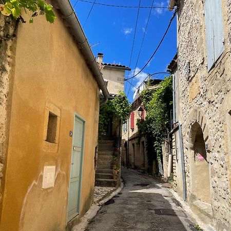 Charmante Maison De Village Collias Екстер'єр фото