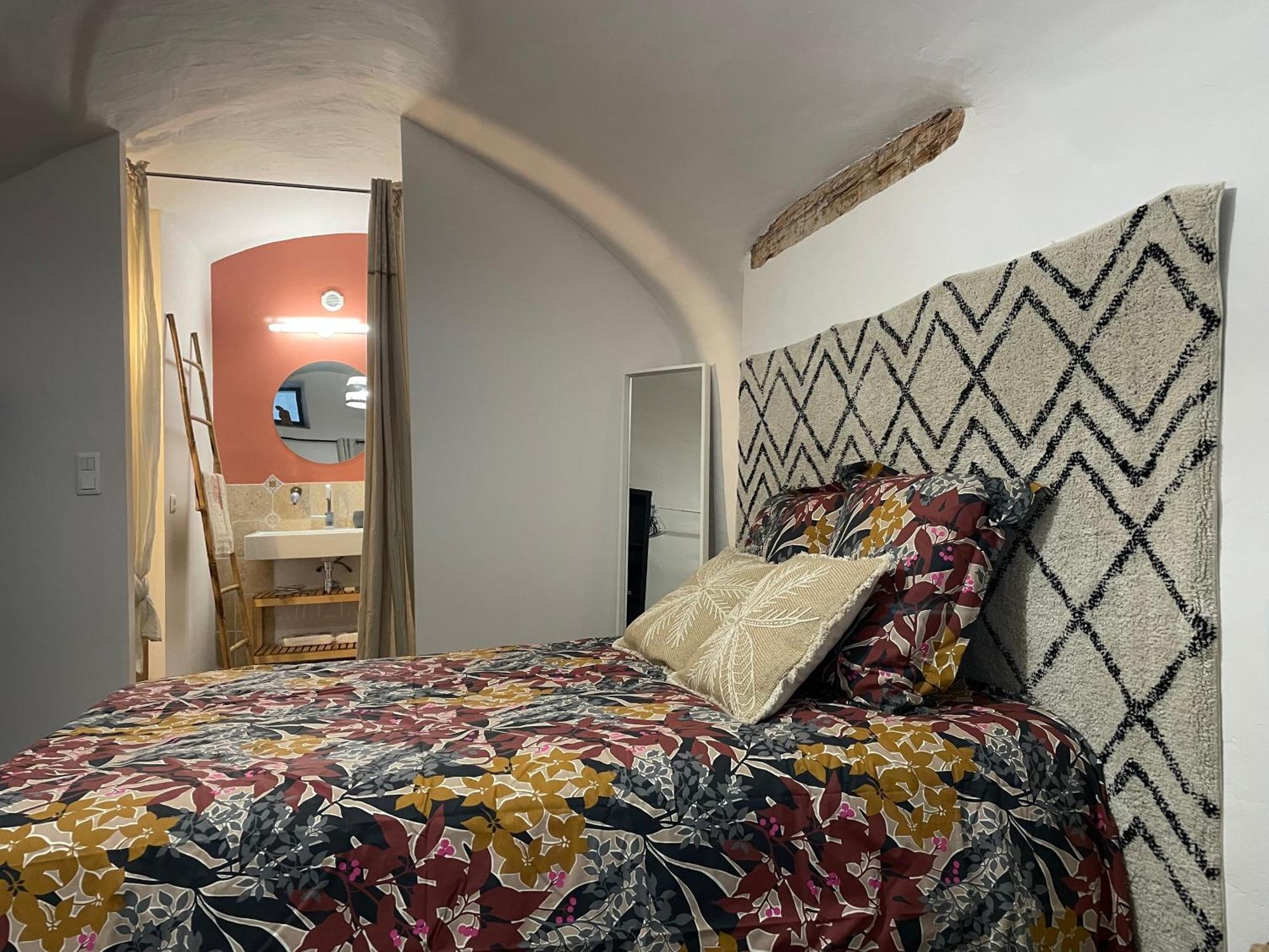 Charmante Maison De Village Collias Екстер'єр фото
